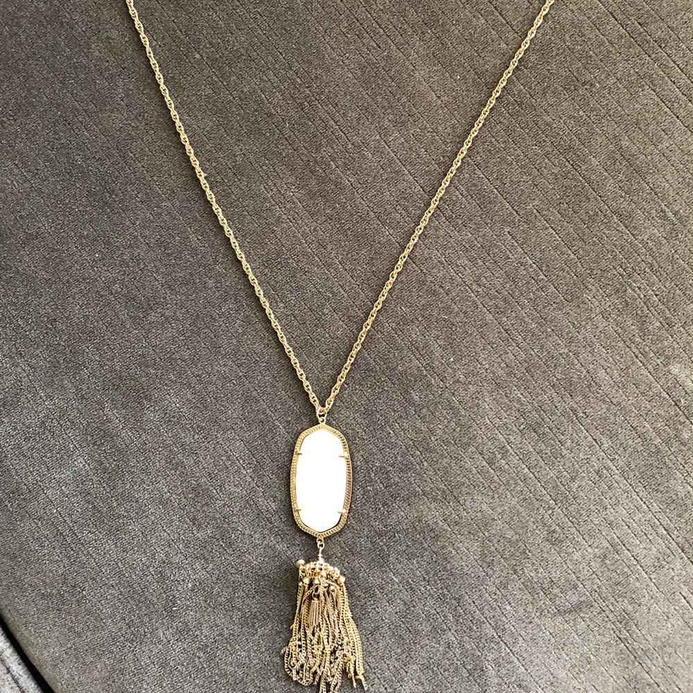 Kendra Scott necklace